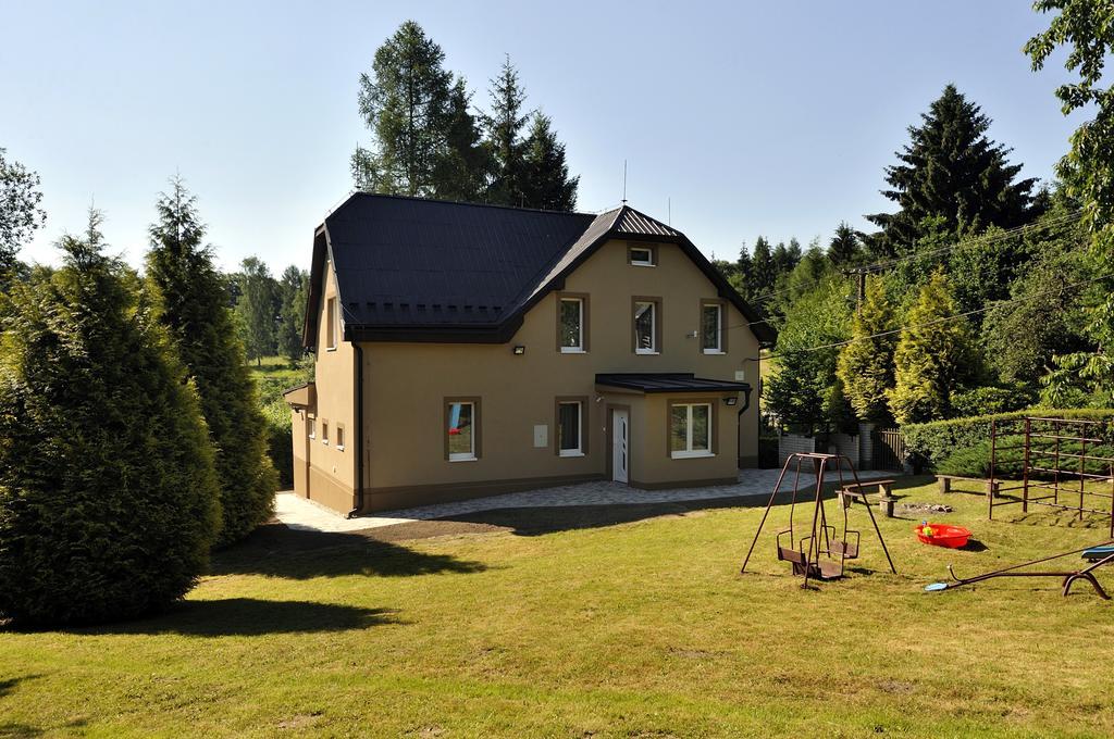 Vila Vlci Hora Красна-Ліпа Номер фото